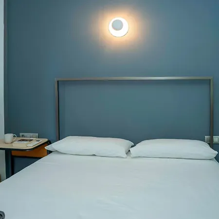 Welcomy Sagrera Apartament *